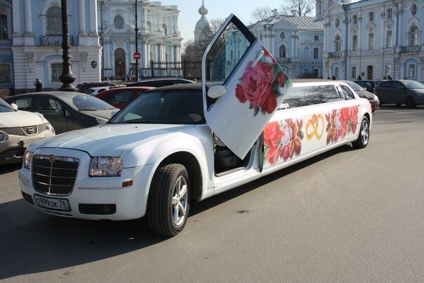 Прокат лимузина Crysler 300С с ламбо дверями